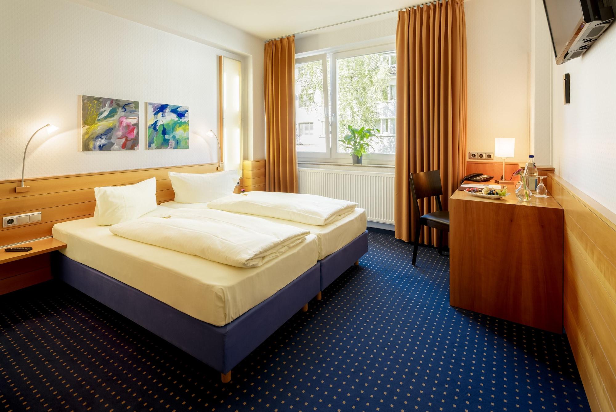 Messehotel Koeln-Deutz Colónia Exterior foto