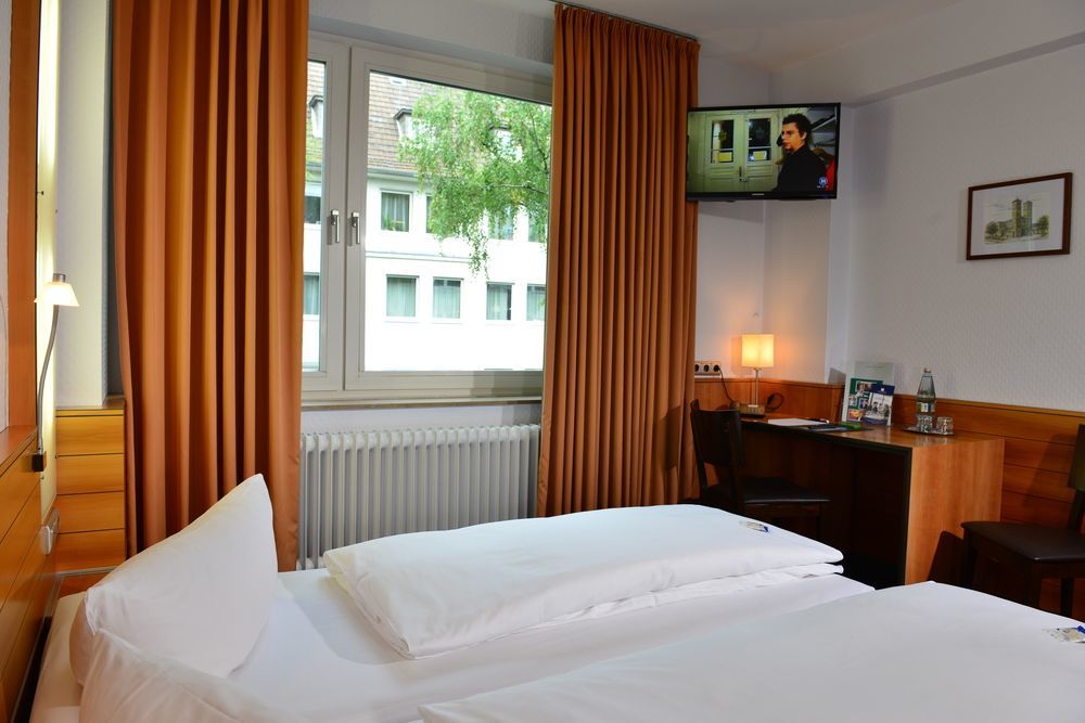Messehotel Koeln-Deutz Colónia Exterior foto